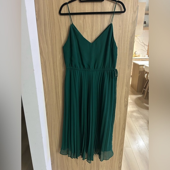 ASOS DESIGN pleated cami midi dress with drawstring waist in forest green sz 10 - Picture 5 of 9